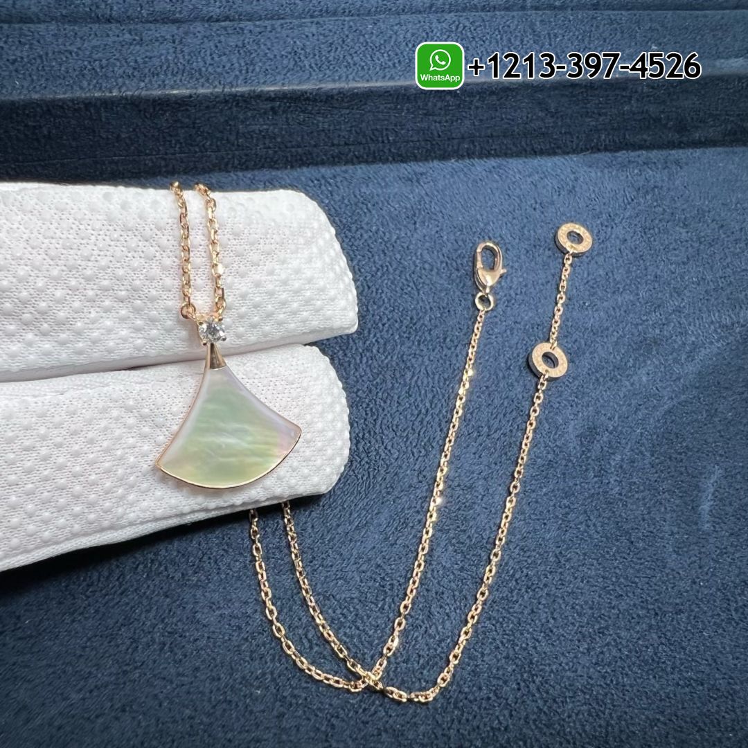 Bvlgari Divas’ Dream Diamond & Mother of Pearl 18k Rose Gold Pendant Necklace